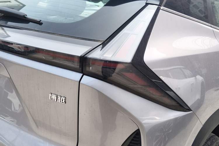 Used Geely Auto Emgrand X7 Sport 2026 Model 1.5TD Aspirational Right Rear Taillight