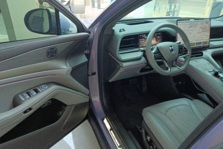 Used Denza N7 2025 630 All-Wheel Drive Intelligent Driving Dual-Laser Flagship Edition