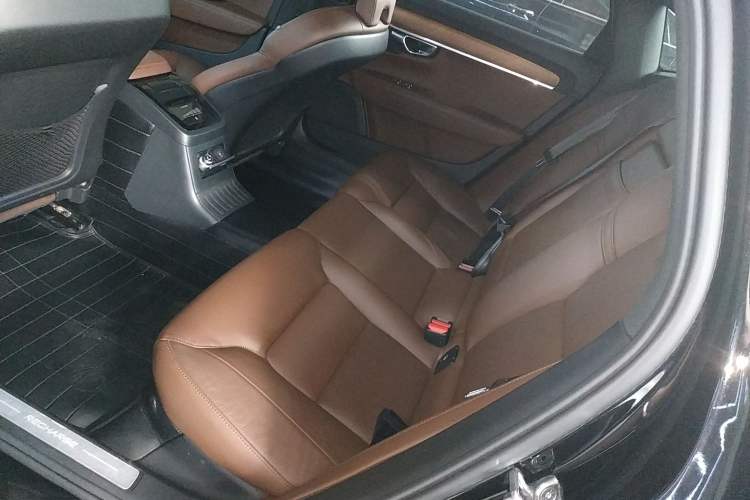 Used Volvo S90 New Energy 2021 T8 eDrive Hybrid Zhiyi Luxury Edition Left Rear Seat