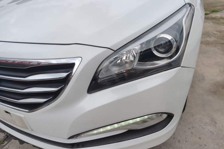 Used Hyundai Mistra 2014 1.8L Automatic Deluxe DLX Model Left Front Headlight