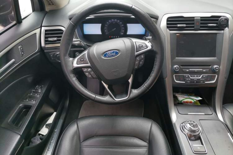Used Ford Mondeo 2017 EcoBoost 180 Luxury Model Steering Wheel