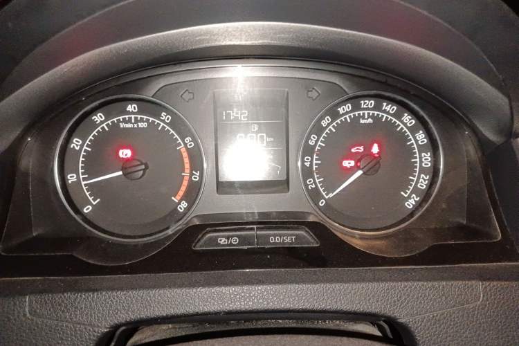 Used Skoda Rapid Spaceback 2014 1.6L Manual Enjoyment Edition
