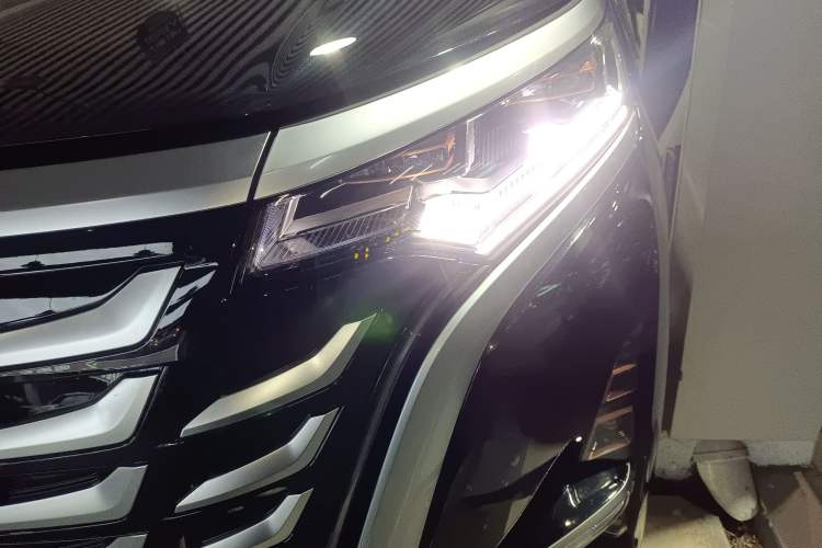 Used Denza D9 2022 DM-i 970 Four-Wheel Drive Prestige Model