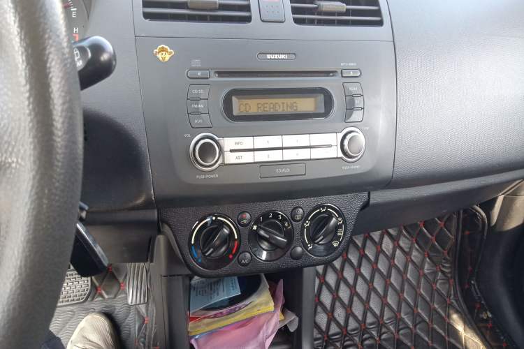 Used Suzuki Swift 2011 1.5L Automatic Fashion Edition Audio And AC Panel