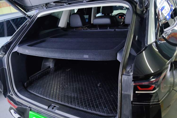 Used Volkswagen Tavendor 2024 Facelifted 380TSI All-Wheel Drive R-Line Cruise Premium Edition