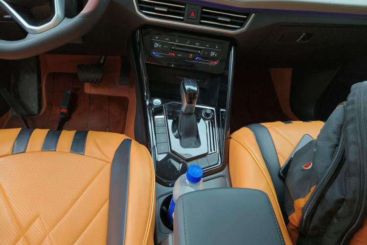 Used Volkswagen Tayron 2024 330TSI Two-Wheel Drive R-Line High-Energy Version Gear Lever