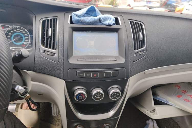 Used Geely Auto Vision 2015 1.5L Manual Elite Model
