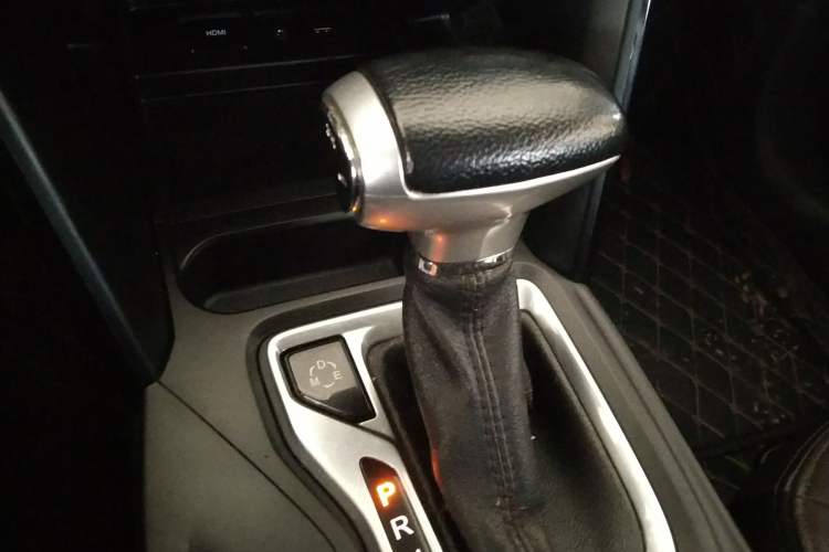 Used GAC Trumpchi GS4 2015 200T G-DCT Luxury Edition Gear Lever