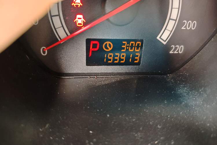 Used JAC Group Heyue 2011 1.8L Automatic Luxury Business Model Odometer Close Up