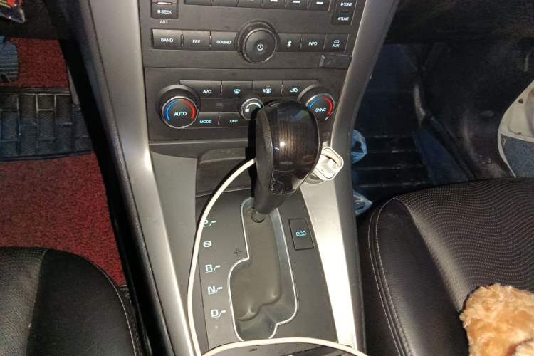 Used Chevrolet Captiva 2014 2.4L 4x4 Flagship Edition 7 Seats Gear Lever