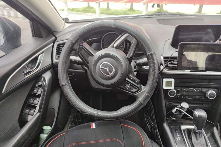 Used Mazda 3 Axela 2019 Cloud-Controlled Sedan 1.5L Automatic Luxury Model China VI Standard