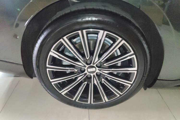 Used Geely Galaxy 8 2025 130km EM-i Flagship Edition Right Rear Wheel Hub