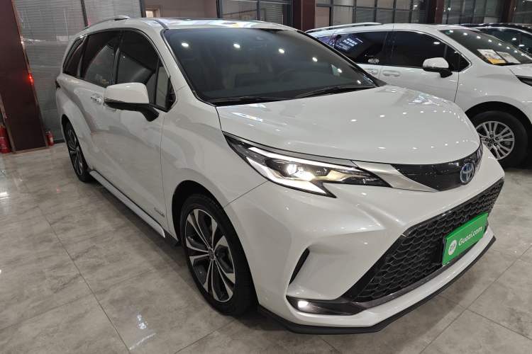 Used Toyota Granvia 2023 2.5L Hybrid Prestige PLUS Edition Front Right 45 Deg