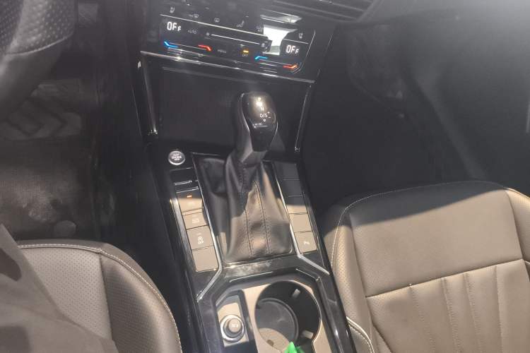 Used Volkswagen Passat 2024 380TSI Starry Dragon Edition
