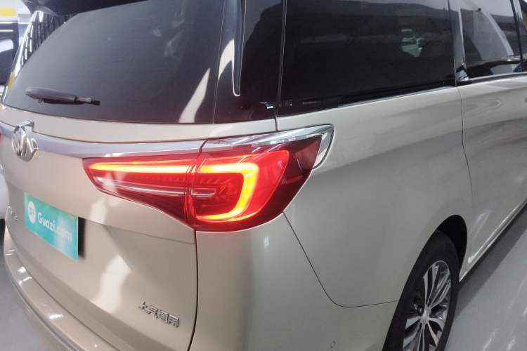 Used Buick GL8 2022 ES Landtrek 653T Luxury Edition