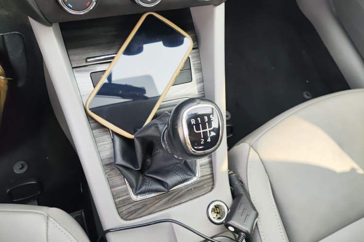 Used Skoda Octavia 2015 1.6L Manual Yijie Edition
