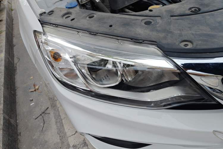 Used Geely Auto Vision 2019 Upgraded Model 1.5L Manual Luxury Version China VI Standard Right Front Headlight