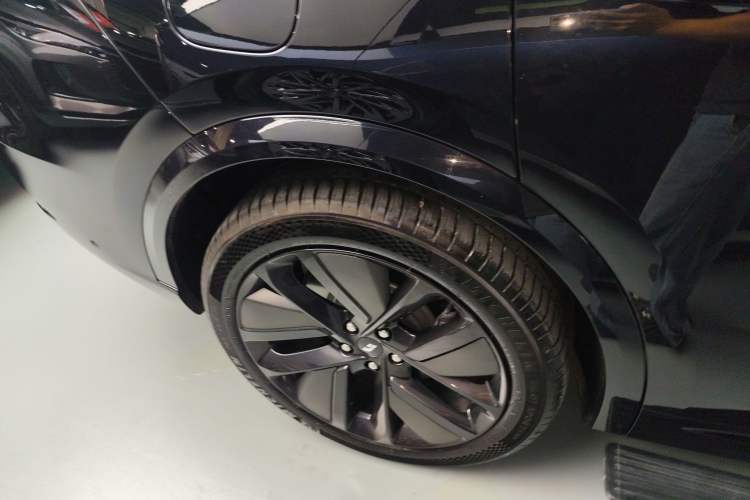 Used Li Auto L9 2024 Ultra Model Exterior 5