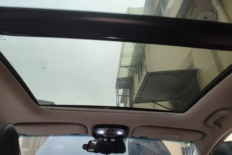 Used Hyundai Azera 2011 2.4L Luxury Model