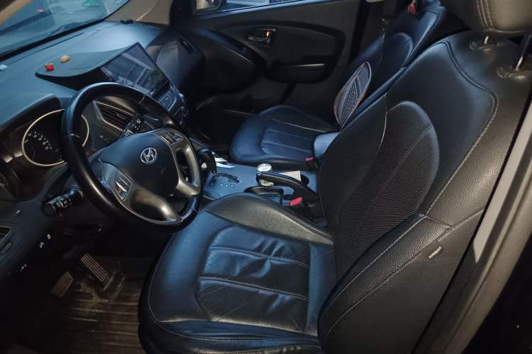 Used Hyundai ix35 2015 2.0L Automatic 2WD Smart Version China V Standard
