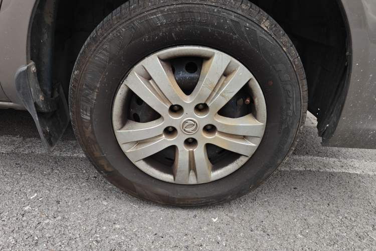 Used FORTHING Lingzhi 2016 M5 2.0L 7-seat Long-wheelbase Standard Model