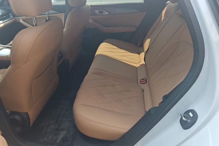 Used Geely Galaxy A7 2025 Model EM-i 70km Luxury Edition