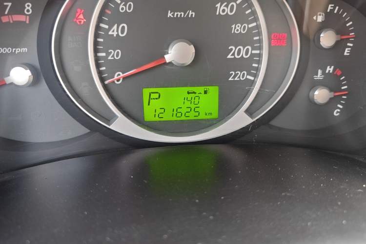 Used Hyundai Tucson 2009 2.0L Automatic Two-Wheel Drive with Sunroof Odometer Close Up