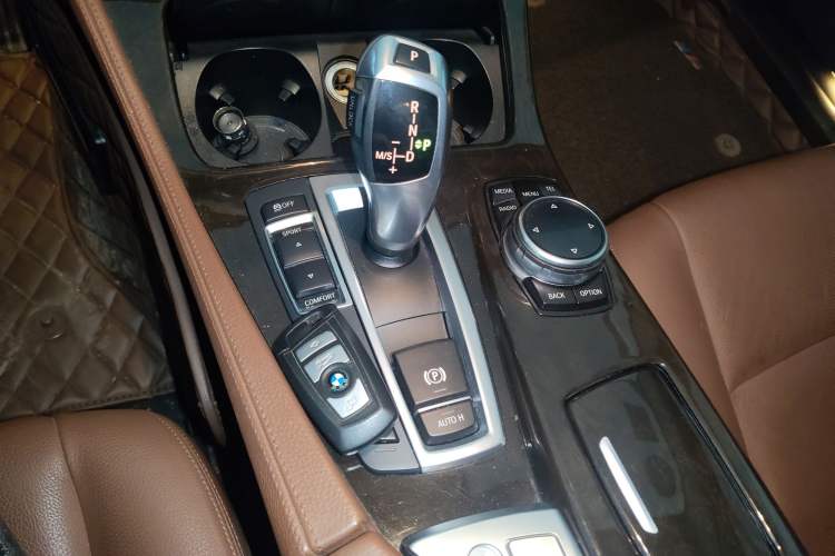 Used BMW 5 Series 2014 530Li Leading Model