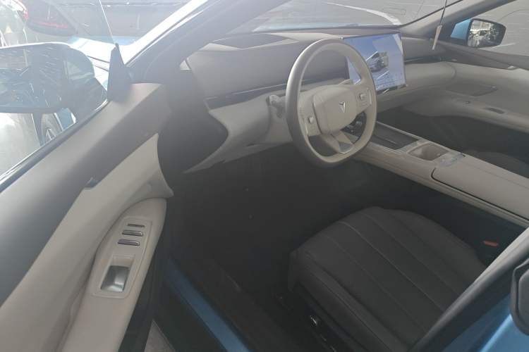 Used Deepal L07 2025 230 Ultra Qiankun Intelligent Driving ADS SE Range-Extended Version
