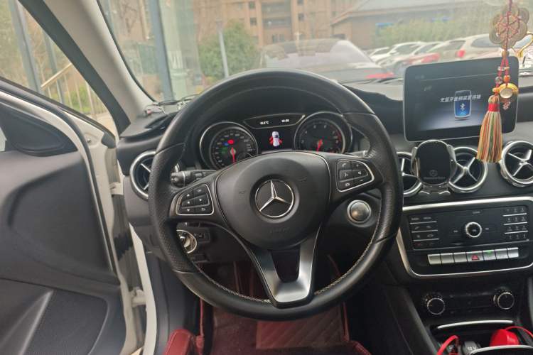 Used Mercedes-Benz GLA 2018 GLA 200 Sport Edition Steering Wheel