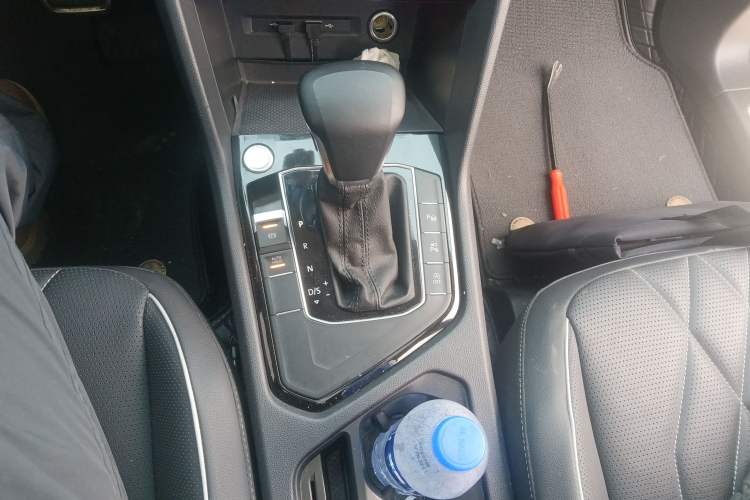 Used Volkswagen Tiguan L 2022 330TSI Automatic Two-Wheel Drive R-Line Enhanced Edition Gear Lever