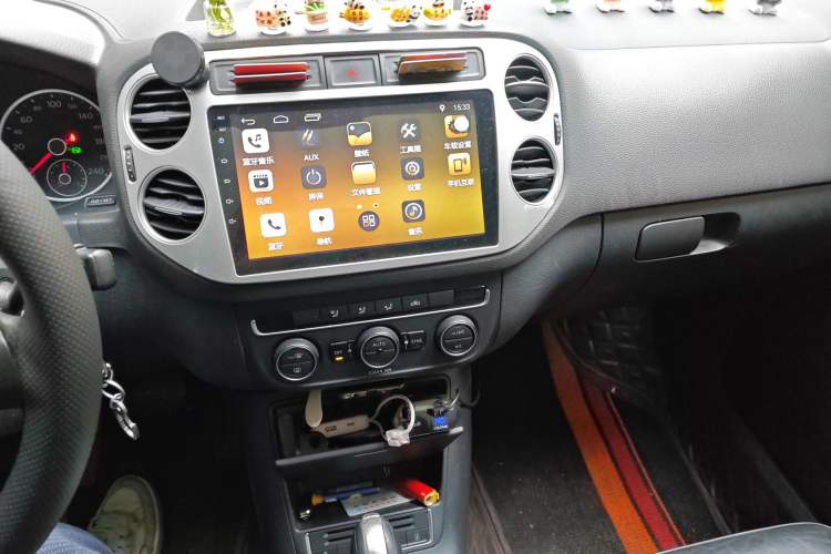 Used Volkswagen Tiguan 2017 300TSI Automatic Two-Wheel Drive Silk Road Comfort Edition Audio And AC Panel