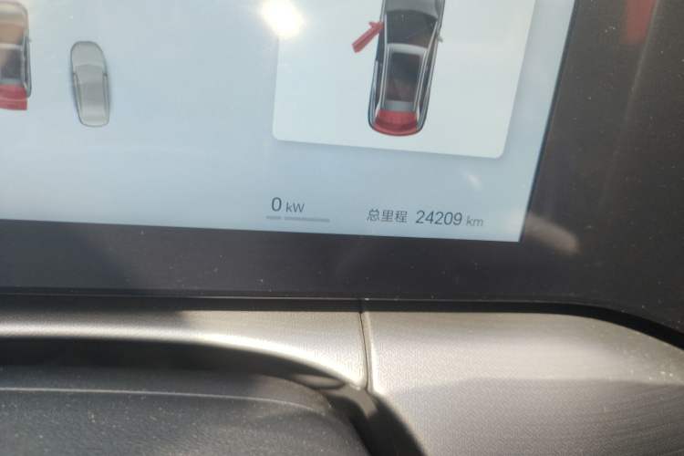 Used BYD Song L DM-i 2025 Intelligent Driving Version 160 km Beyond-Range Type Odometer Close Up