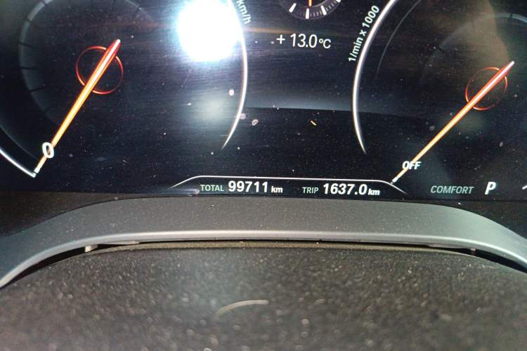 Used BMW 5 Series 2019 530Li Leading Model M Sport Package Odometer Close Up