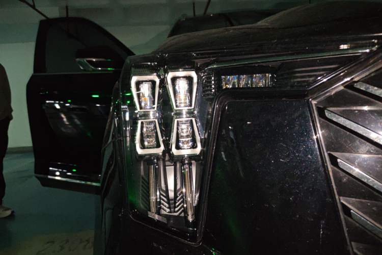 Used GAC Trumpchi GS8 2022 Linghang Series 2.0 TGDI Two-Wheel-Drive Luxury Smart Connectivity Version (7 Seats)