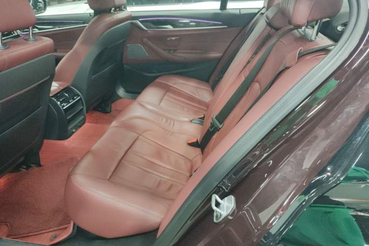 Used BMW 5 Series 2019 530Li Leading Model M Sport Package Left Rear Seat