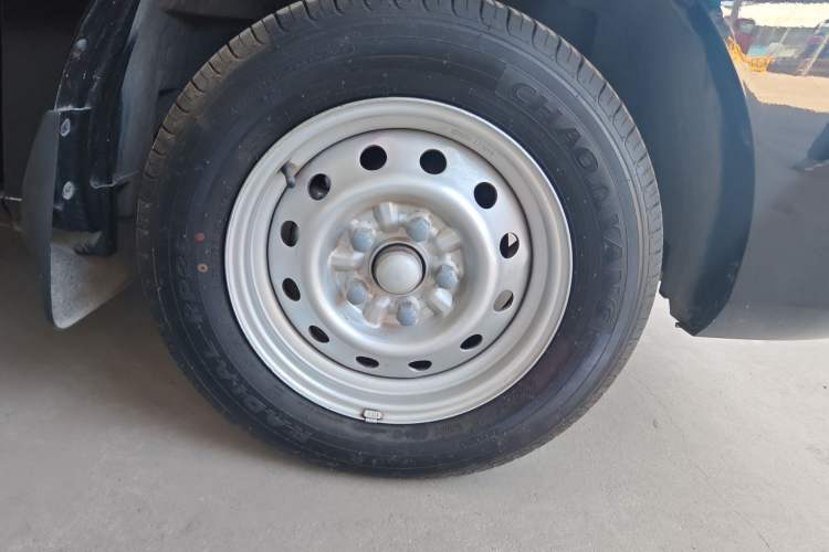 Used JAC Refine M3 2025 PLUS 1.5T Manual Classic Edition 5 Seats
