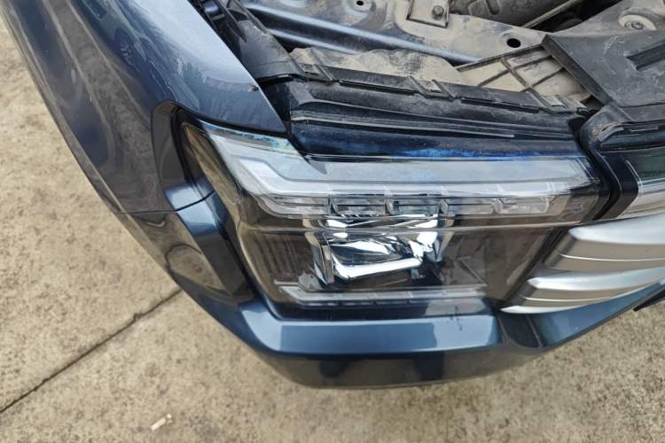 Used JMC DaDao 2023 GAC Trumpchi Greiz 2.3T Gasoline Automatic 4x4 Standard Wheelbase Luxury Edition Right Front Headlight