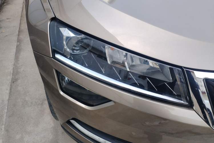 Used Skoda Karoq 2021 TSI280 Luxury Edition Right Front Headlight