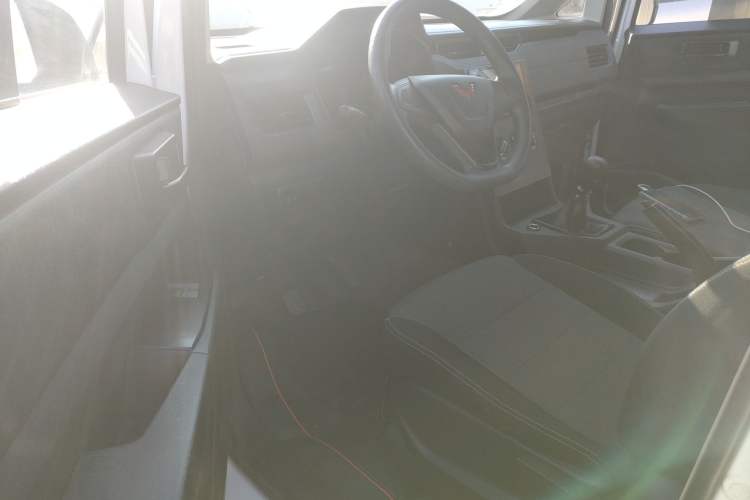 Used Wuling Hongguang PLUS 2020 1.5L Manual Standard Edition 5 Seats