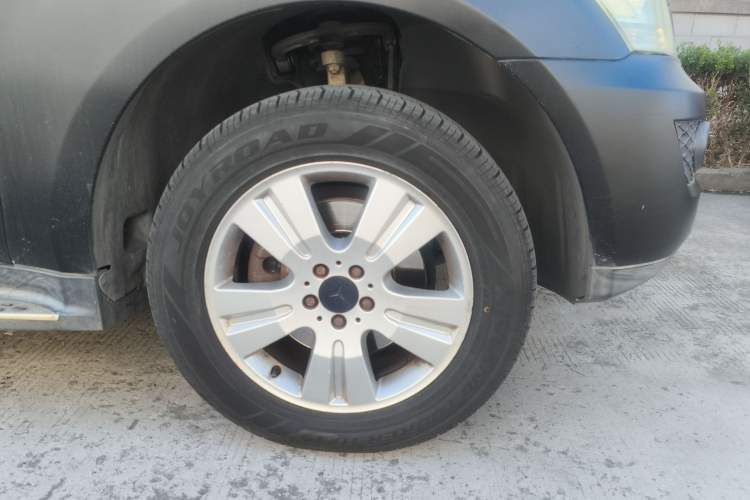 Used Mercedes-Benz M-Class 2010 ML 300 4MATIC