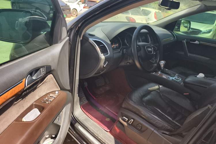 Used Audi Q7 2014 40 TFSI off-road version Driver Seat