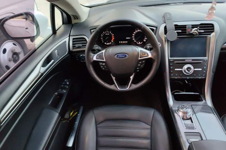 Used Ford Mondeo 2018 EcoBoost 200 Smart Control Fashion Model China VI Standard