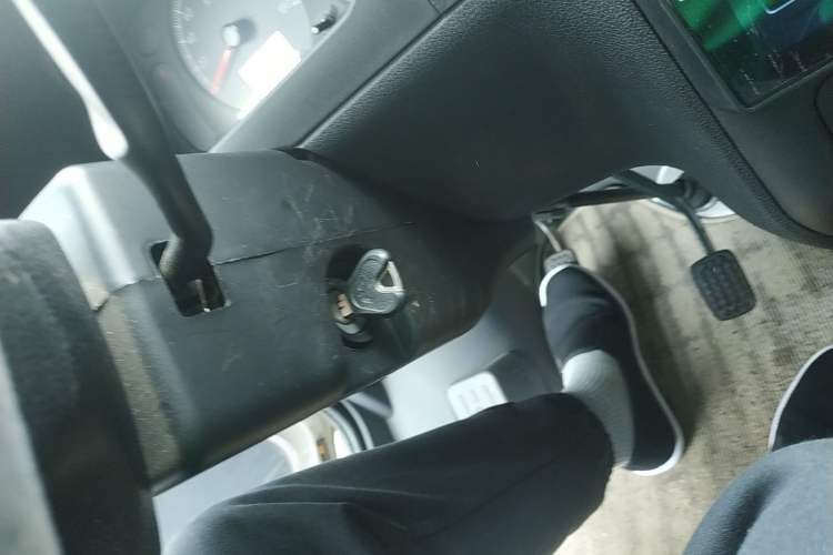 Used Wuling Zhiguang Small Truck 2023 1.5L Double-Cab LAR Vehicle Key