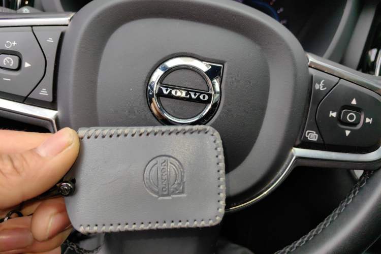 Used Volvo XC60 2022 B5 4x4 Zhiyi Luxury Edition Vehicle Key