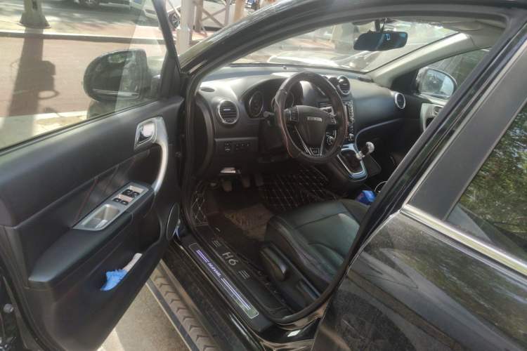 Used Haval H6 2016 Upgraded Model 1.5T Manual Two-Wheel Drive Elite Version Driver Seat