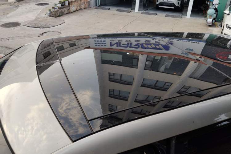 Used Land Rover Range Evoque 2021 Range Rover Velar L 249PS R-Dynamic First Edition
