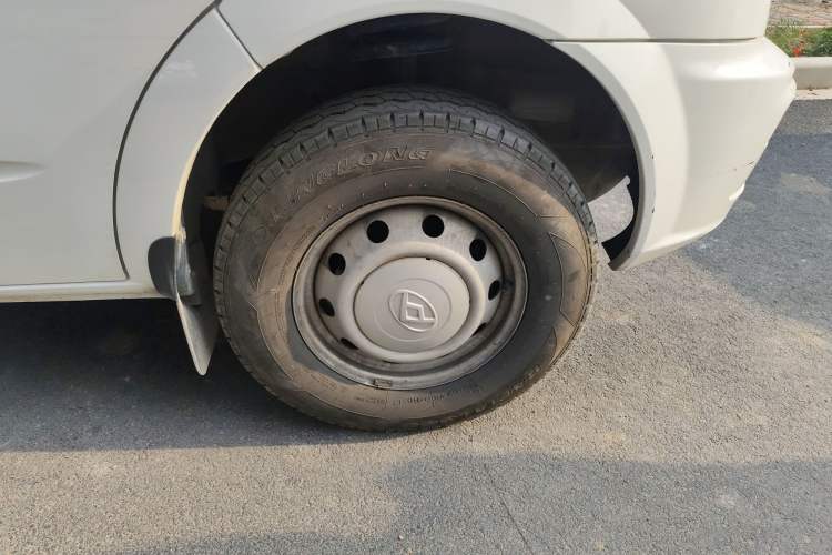 Used SAIC MAXUS Xintu V80 2021 2.0T Manual Classic Aoyuntong Short Wheelbase Mid-Roof 5/6-Seater
