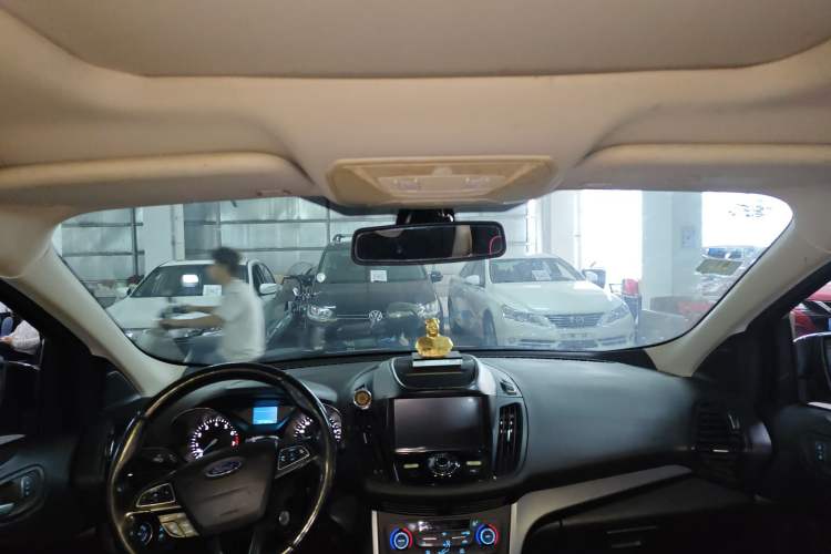 Used Ford Kuga 2017 EcoBoost 180 Two-Wheel-Drive Tiger Leap Model
