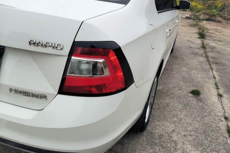 Used Skoda Rapid 2018 1.6L Manual Comfort Edition
